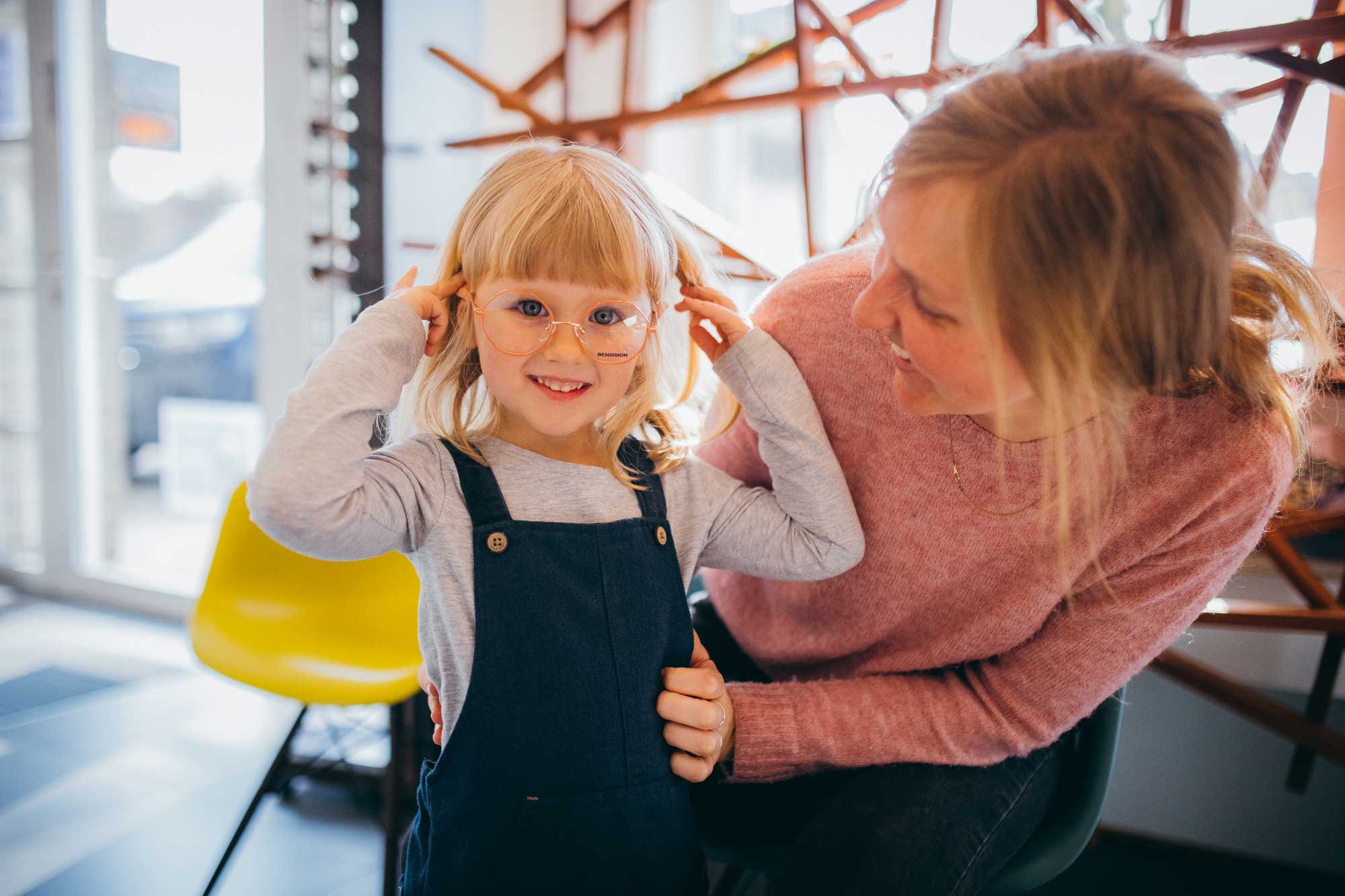 Kinderbrillen An en Oog | an en oog, an, oog, opticien sint-pieters-leeuw, brillen sint-pieters-leeuw, zonnebrillen sint-pieters-leeuw, lenzen sint-pieters-leeuw, opticien vlezenbeek, brillen vlezenbeek, zonnebrillen vlezenbeek, kleuradvies sint-pieters-leeuw, opticien, stijladvies, kleur- en stijladvies, brillenwinkel, bril, een bril, brillen, zonnebrillen, contactlenzen, sportbrillen, oogtest, brilmonturen, kleuradvies, optiek, brillenglazen, zonnebrillen op sterkte, kleurenconsulente, kleur- en stijlconsulente, modieuze brillen, stijlconsulente, kinderbrillen, kinderbrillen sint-pieters-leeuw, kinderbrillen vlezenbeek, sportbrillen sint-pieters-leeuw, optiek sint-pieters-leeuw, optiek vlezenbeek